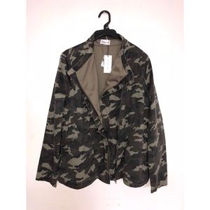 Women’s Camouflage Cotton Pocketed Jacket